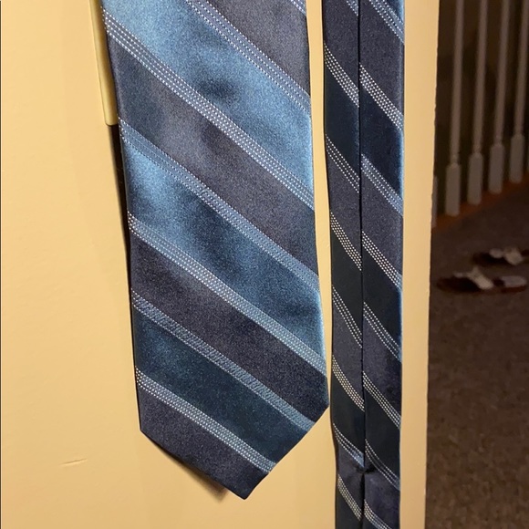 Calvin Klein tie - Picture 1 of 2